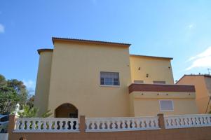 Amplia casa situada en zona Residencial de Segur de Calafell photo 0