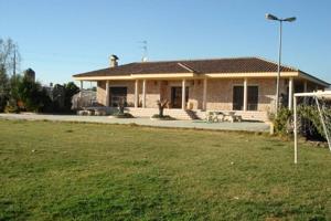 IMPRESIONANTE CHALET- FINCA RUSTICA CON 17.000 m2 DE PARCELA photo 0