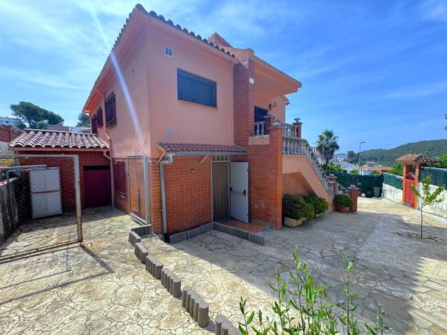 Casa con dos viviendas independientes photo 0