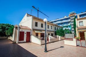 🏡 Casa adosada lateral con jardín en Calafell Poble – ¡Ideal para familias! photo 0