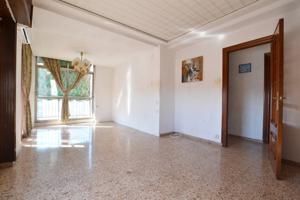 Piso con gran potencial y buena iluminación photo 0