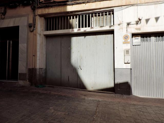 VENDEMOS UN ALMACÉN-GARAJE CERCA DE LA RAMBLA A LA ALTURA DE LA VAGUADA photo 0