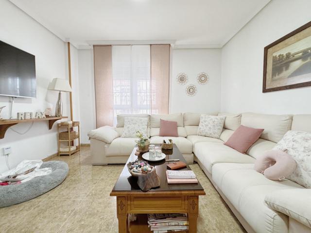 Espacio, Luz y Comodidad en una Casa para Disfrutar ¡Oportunidad Única en El Parador! photo 0