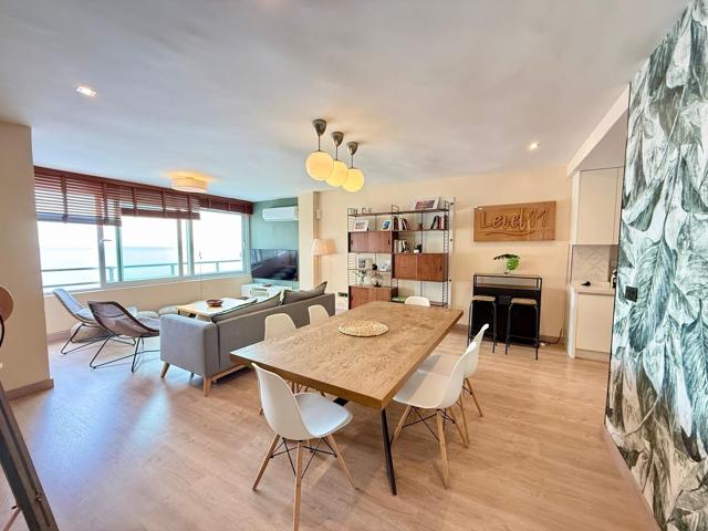 Espectacular piso de diseño frente al mar photo 0