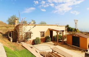 Casa rústica con terreno, vistas al mar y ambiente rural en Adra photo 0