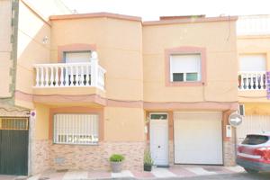 DUPLEX EN VENTA EN ROQUETAS DE MAR, LISTO PARA ENTRAR A VIVIR photo 0