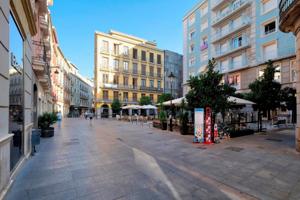 LOCAL EN PUERTA REAL-RECOGIDAS (PLAZA CAMPOVERDE) photo 0