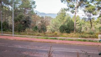 Amplio y luminoso terreno urbanizable con vistas despejadas en Corbera de Llobregat photo 0