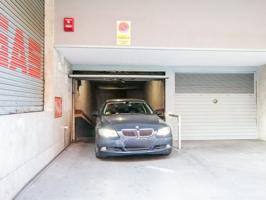 PLAZA DOBLE DE PARKING EN TRINITAT VELLA- BARCELONA photo 0