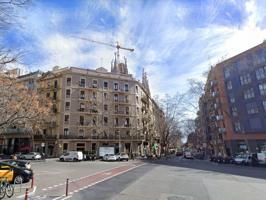 Plaza de parking en venta o alquiler cerca de la zona Sagrada Familia photo 0