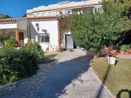 Casa única a la venta en la zona Pla de Sant Pere Les Salines Cubelles 1.170 m2 de parcela y POSIBIL photo 0