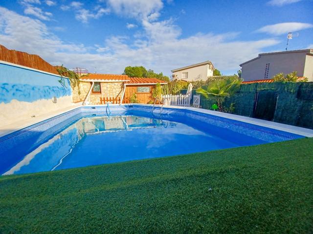 CASA CON DOS VIVIENDAS A LA VENTA EN BARONIA-BELLVEI photo 0