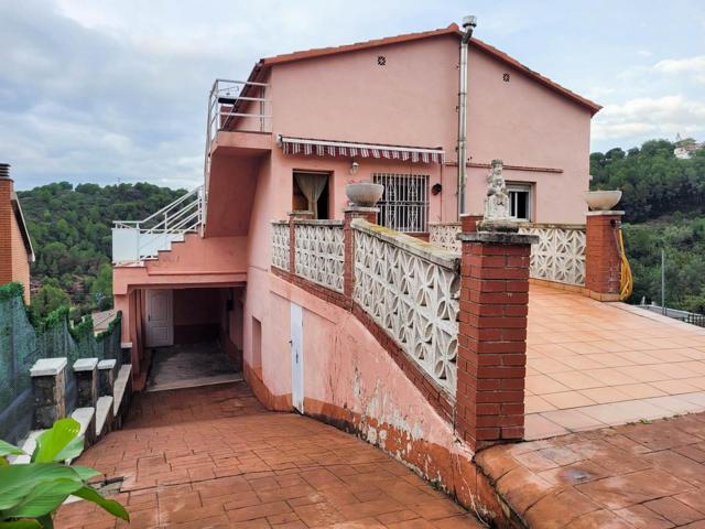 Casa con dos viviendas en urbanización Costa Blanca Castellbisbal muy cerca de Martorell photo 0