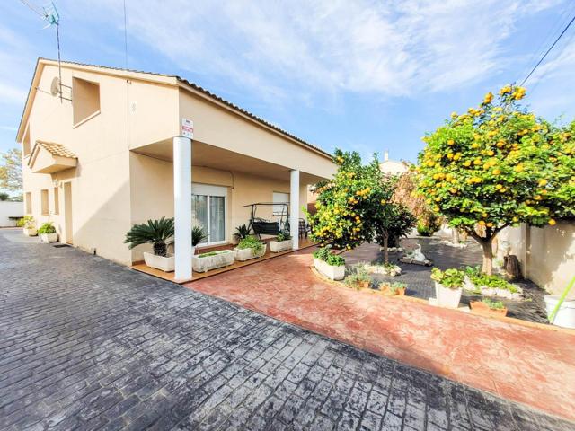 Casa a la venta de dos plantas con piscina en zona Sant Jordi de Piera photo 0