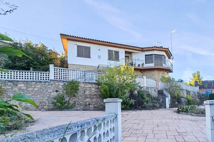 Casa a la venta en Comabella en Sant Llorenç Savall. POSIBILIDAD FINANCIACION HASTA 100% photo 0