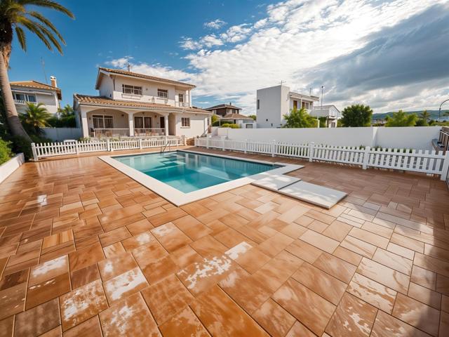 CHALET A LA VENTA EN COMARRUGA URB. ELS GARROFERS photo 0