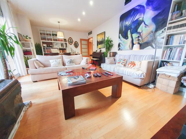 PLANTA BAJA A LA VENTA EN LA VILA OLÍMPICA DEL POBLENOU, BARCELONA photo 0