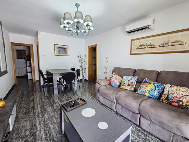 AMPLIO PISO DE 4 HABITACIONES CON TERRAZA Y PARKING EN CAMÍ FONDO – MARTORELL photo 0