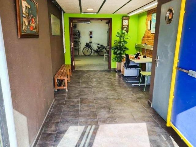 Local en venta de planta baja, sótano y altillo, cerca de Carrer del Consell de Cent, Sant Antoni, Barcelona photo 0