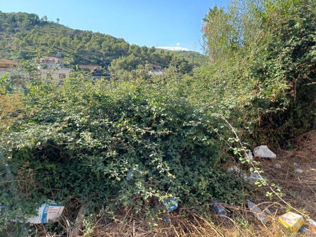 PARCELA EN VENTA DE 832 M2 EN CASTELLET I LA GORNAL URB.LOS ROSALES photo 0