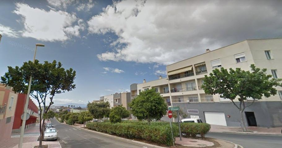 Fañabe. Piso de 75m2, de 2 habitaciones, balcon, garaje y trastero photo 0