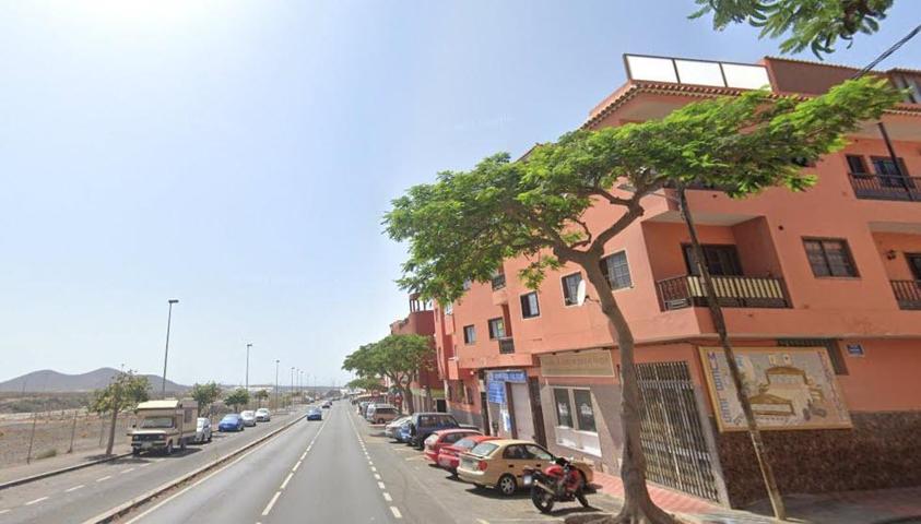 Guarchacho. Piso 3 habitaciones con amplio balcon y patio interior. photo 0