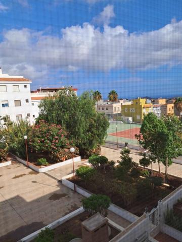 Parque La Reina.. Piso 3 habitaciones, 2 baños, balcon, garaje, trastero, solan photo 0