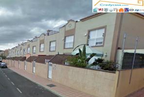 Adosado de 180 m2 con 2 terrazas y 2 plazas de garaje photo 0