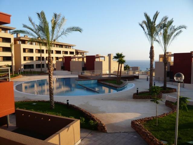 Playa Paraiso. Piso 2 habitaciones con terraza en urbanización de calidad photo 0