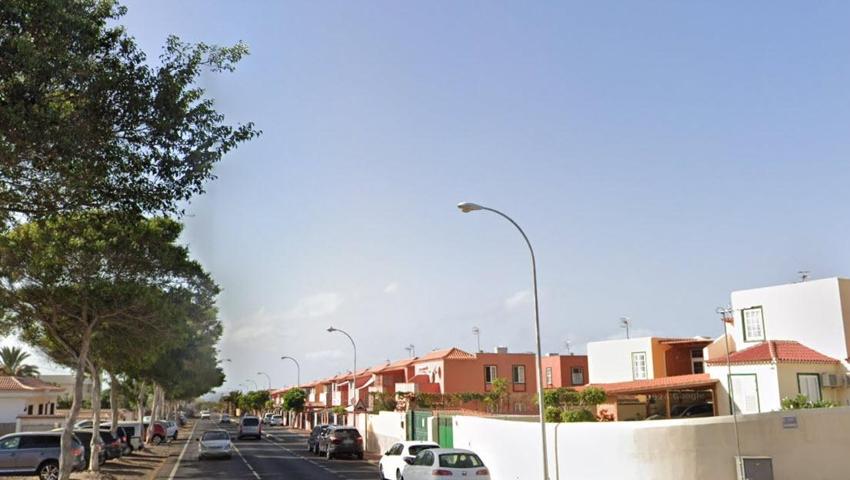 Las Rosas. Duplex 3 habitaciones 3 baños , terraza, cocina independiente, salon comedor , solana photo 0