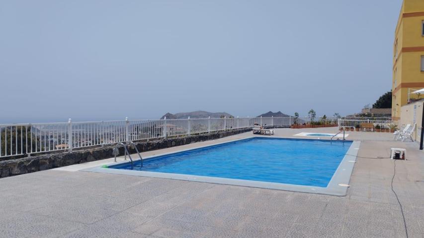 Arona. Valle San Lorenzo. Piso 3 habitaciones 2 baños, con garaje, lavadero, piscina y  vistas.  Se alquila larga temporda con documentacion economica con seguro garantia de cobro photo 0