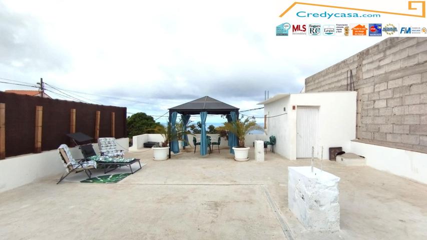 Adeje · Los Menores · Casa independiente de una planta con terraza, terreno y espectaculares vistas al mar y La Gomera. photo 0