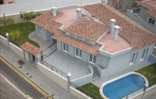 Villa de Lujo 360m2, a estrenar, con piscina, jardin y vistas al mar y a la montaña photo 0