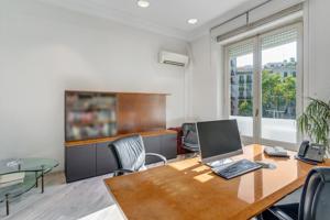 Exclusiva oficina en venta en Paseo de Gracia – 297 m² construidos. photo 0