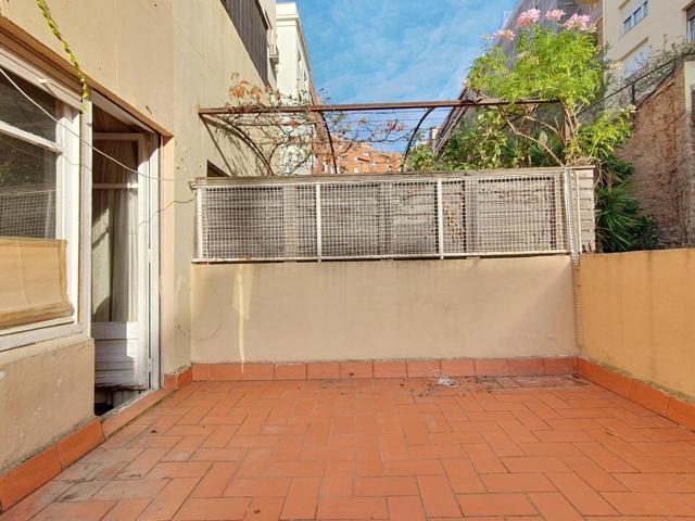 Amplio piso en venta con agradable patio en Teodora Lamadrid photo 0