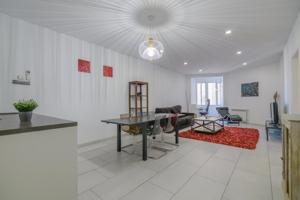 Piso de 130m2 en Marc Aureli, muy próximo a Plaza Molina photo 0