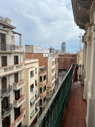 Piso En venta en El Raval, Barcelona photo 0