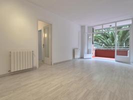 Fantástico piso de 103 m2, situado en la Calle Llança con Avda. Roma, a 2 minutos de la Estación de Sants. photo 0