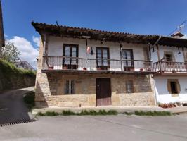 Casa Montañesa con amplia balconada. photo 0