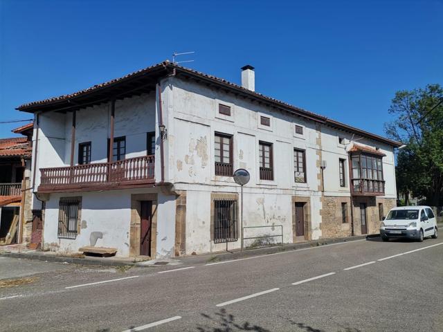Gran oportunidad !!!! casona de piedra emblemática en Santa Maria de Cayon photo 0