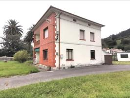 Casa independiente en gran parcela urbana mas otra edificación de piedra. photo 0