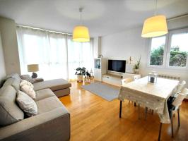 Piso de dos habitaciones con plaza de garaje y trastero photo 0