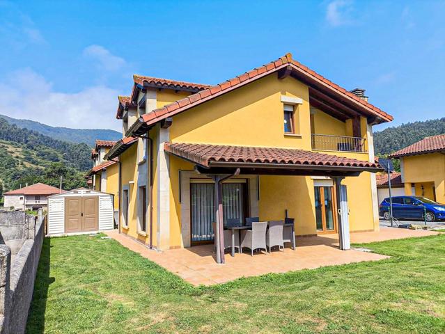 Chalet en Hazas de Cesto con 4 habitaciones, parcela de 370 m² y cerca de playas photo 0