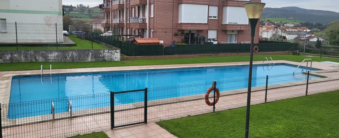 Piso en venta en Urbanización Las Palmeras, Bº Santa Ana – Meruelo | 3 habitaciones, 2 baños, garaje cerrado y zonas comunes con piscina photo 0