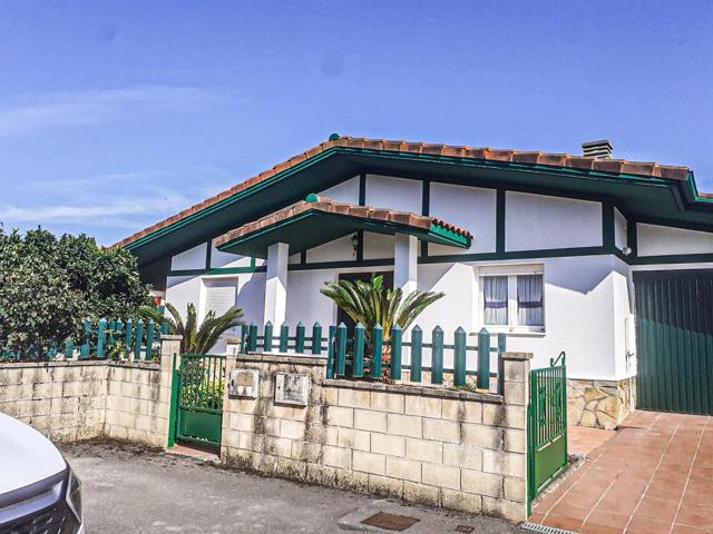 🏡 Chalet pareado en venta en Argoños: jardín, piscina y playa a 5 minutos de Berria photo 0