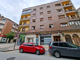 Se vende piso en el centro de Pola de Siero photo 0