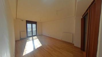 Se vende estudio en La Tenderina, en Oviedo photo 0