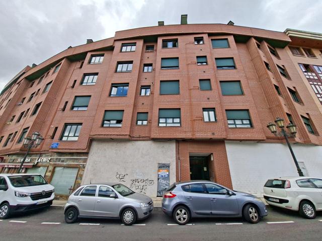 Se vende local en Oviedo photo 0