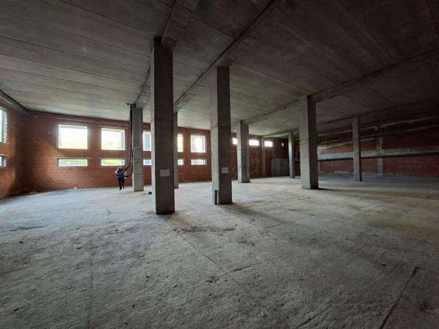 Local amplio y con altura en La Manjoya (Oviedo) photo 0