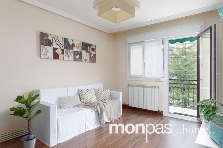 Piso en venta en Astigarraga photo 0